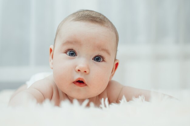 Retrato de niñas bebés lindo de gran tamaño