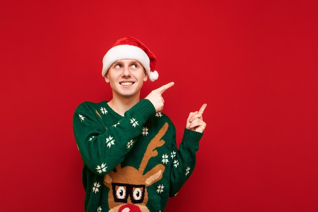 Retrato de niño adolescente con suéter de Navidad