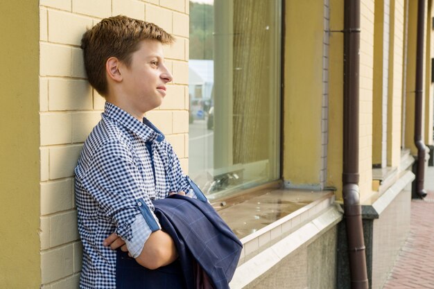 Retrato de niño adolescente