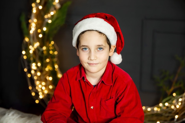 retrato, niño, en casa, en, navidad