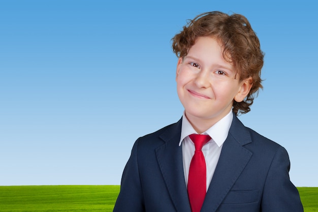 Retrato de un niño empresario