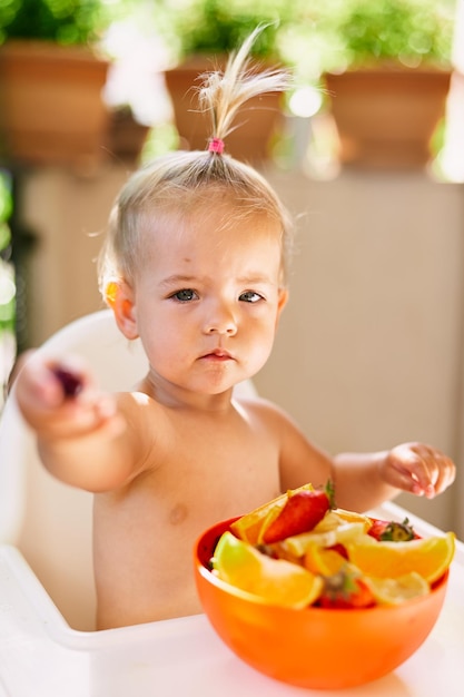 Foto retrato de un niño lindo