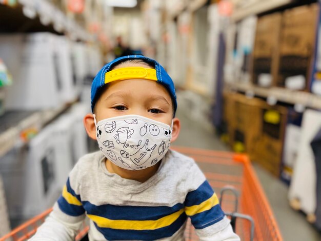 Foto retrato de un niño lindo