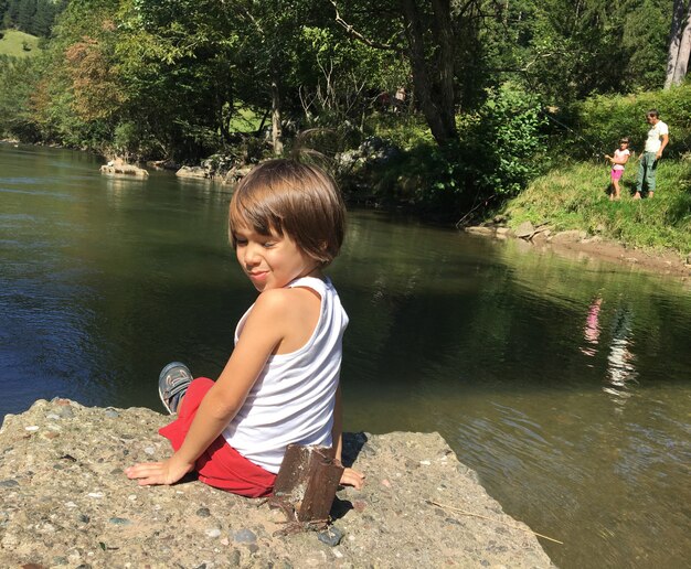 Foto retrato de niño lindo