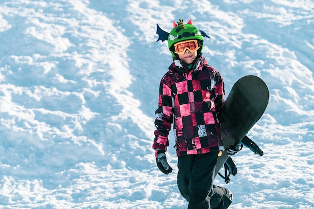 retrato, de, niño, con, snowboard