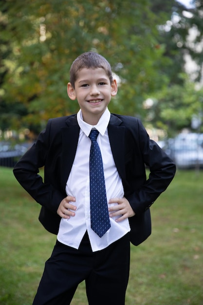 Foto retrato de un niño sonriente