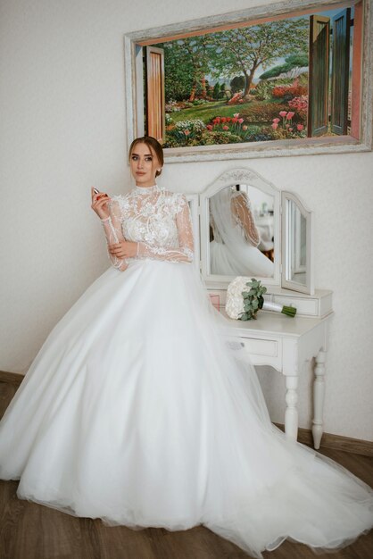 Retrato de una novia en la mañana antes de la boda