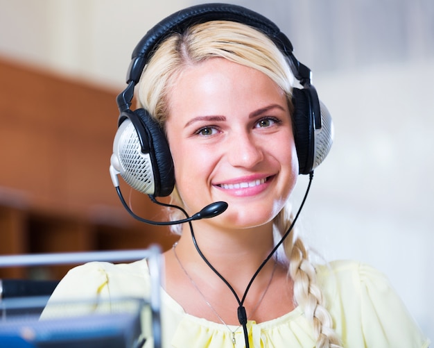 Retrato del operador de call center