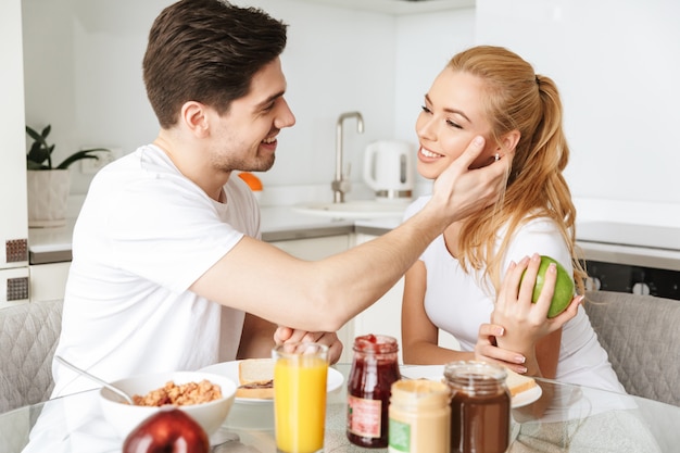 Retrato de una pareja bastante joven