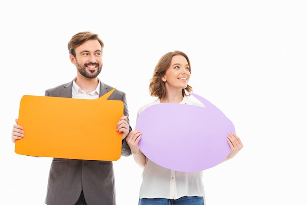 Foto retrato de una pareja de jóvenes empresarios seguros