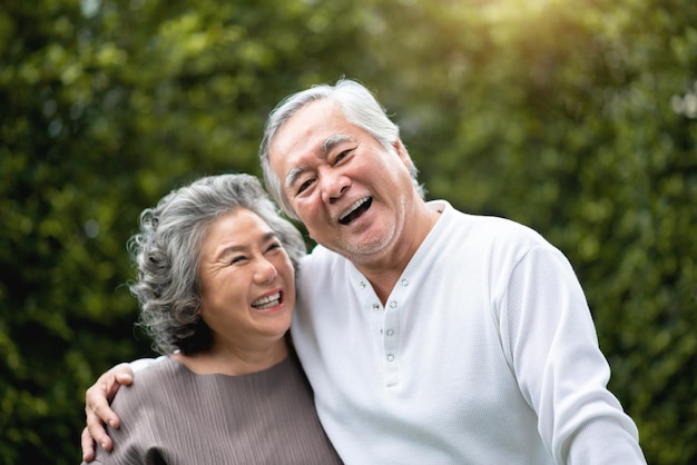 Retrato de una pareja sonriente