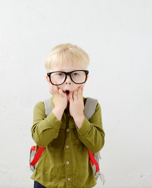 retrato de un pequeño colegial