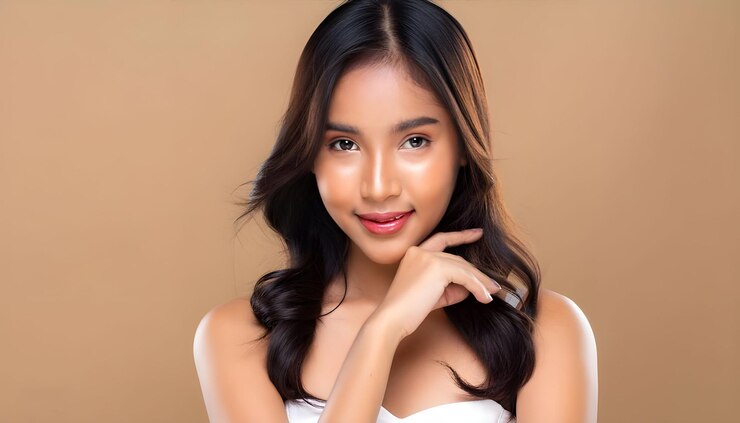 Retrato en primer plano de una joven asiática hermosa con estilo de maquillaje de belleza y aspecto saludable y bueno