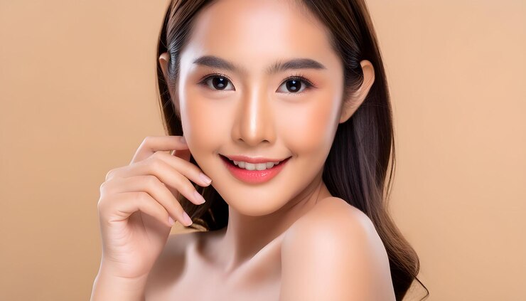 Retrato en primer plano de una joven asiática hermosa con estilo de maquillaje de belleza y aspecto saludable y bueno