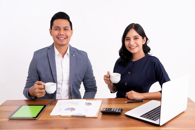 Retrato de socios de negocios feliz