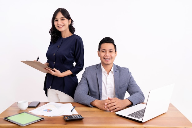 Retrato de socios de negocios feliz