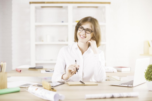 retrato, de, soñar despierto, mujer de negocios