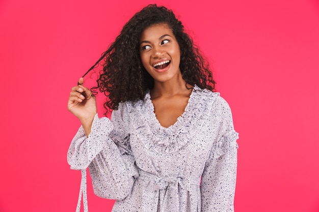 Retrato, de, un, sonriente, joven, mujer africana