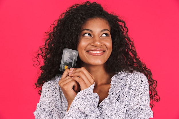 Retrato, de, un, sonriente, joven, mujer africana