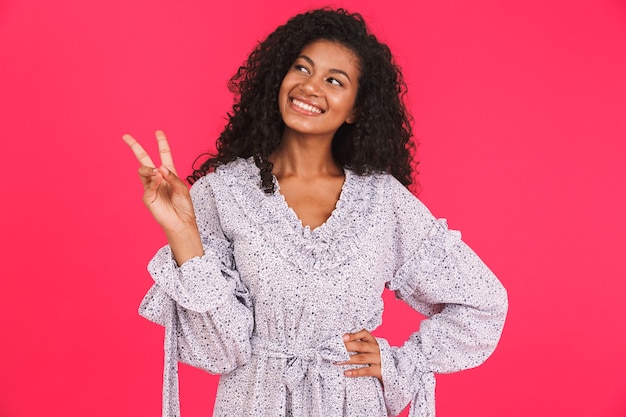 Retrato, de, un, sonriente, joven, mujer africana