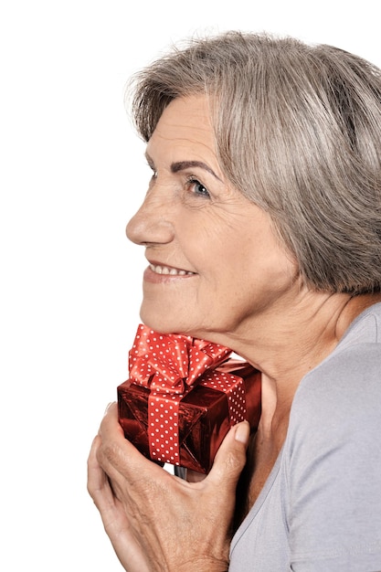 retrato, de, sonriente, mujer mayor, posar, con, presente