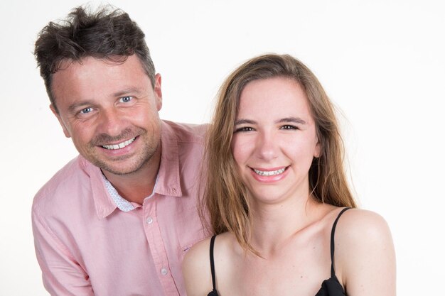 retrato, de, sonriente, padre e hija, aislado, en, un, blanco