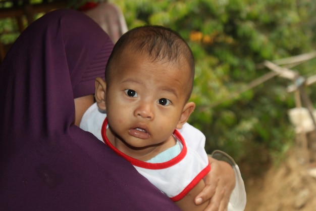 retrato de sonrisa de niño pequeño