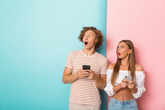 Retrato, de, un, sorprendido, pareja joven