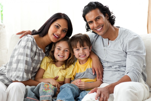 Retrato, sorrindo, família, sentando