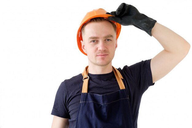 Retrato de un trabajador con casco