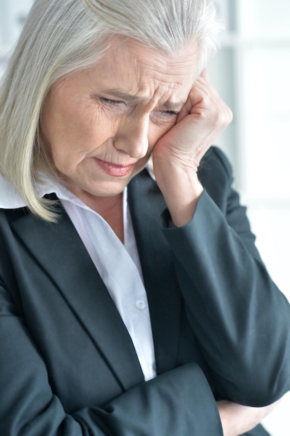 Retrato, de, un, trastornado, mujer madura, cicatrizarse