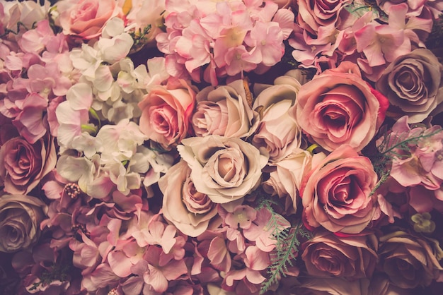 Retro-rosa Liebes-Valentinsgruß-Rosen-Blumenhintergrund für Hochzeitszeremonie