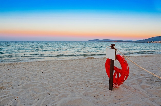 Rettungsring im Morgengrauen in Alghero