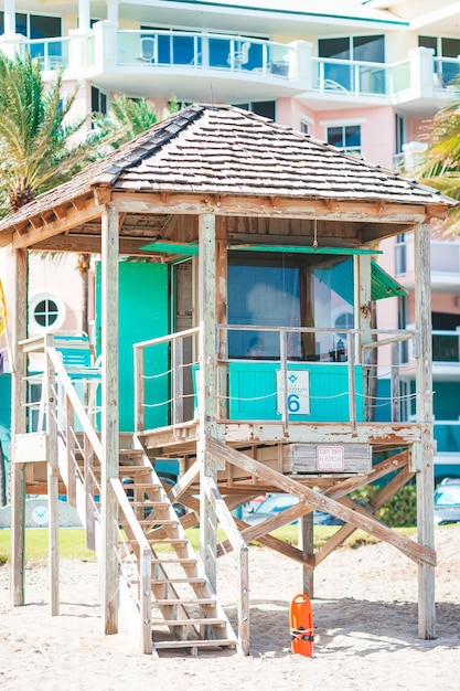 Rettungsturm am beliebten Strand