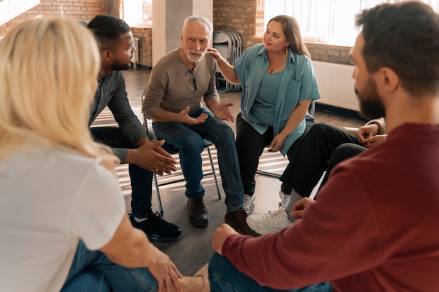 Foto reunião do grupo de apoio à terapia psicológica