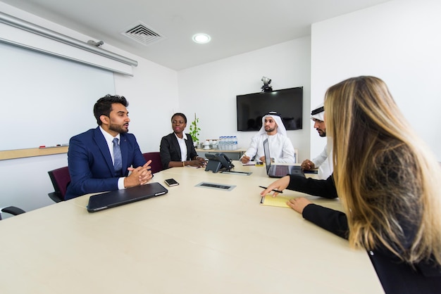 Reunión de negocios en Dubai