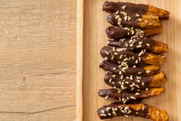 Revestimiento de chocolate con plátano secado al sol o chocolate bañado en plátano