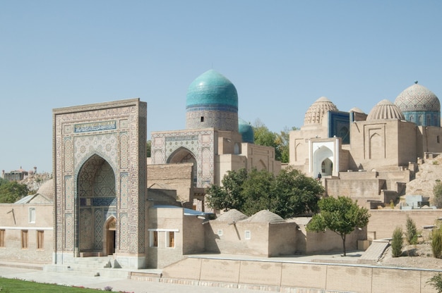 Revisão externa do Registan em Samarkand. Arquitetura antiga da Ásia Central