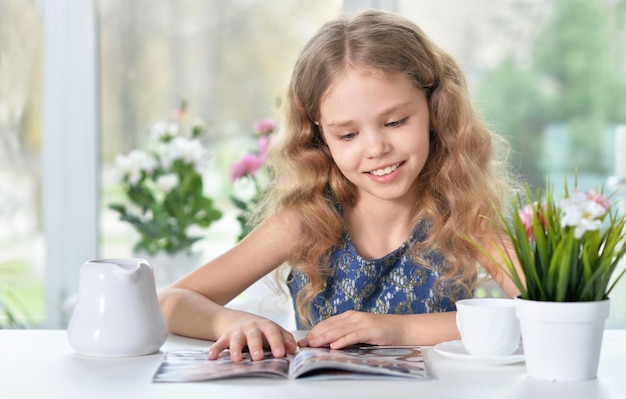 Revista de lectura de niña