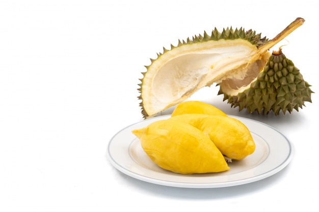 Rey de las frutas, durian sobre fondo blanco