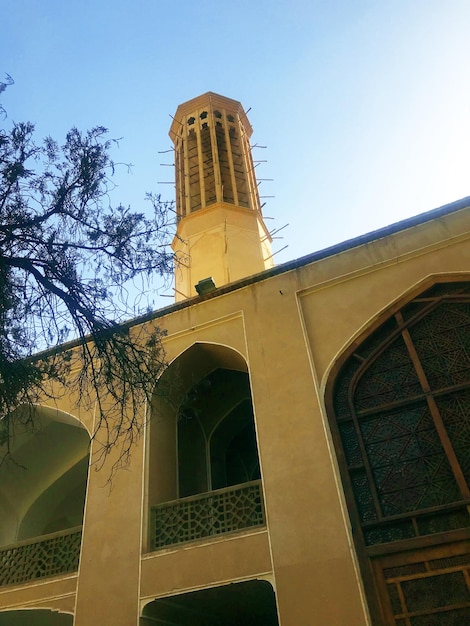 Foto reza tom iran yazd casas históricas pared de paja tradicional iraní jardín dolatabad 2024