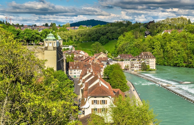 Ribeirão do rio Aare em Berna, Suíça