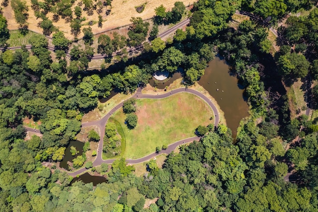 Ribeirão Preto São PauloBrasil Por volta de março de 2022 Parque apelidado de curupira Parque Prefeito Luiz Roberto Jabali visto de cima via visão aérea de drone