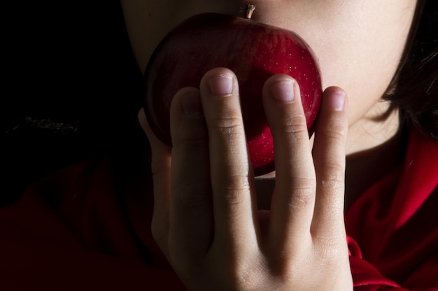 rica e roja manzana