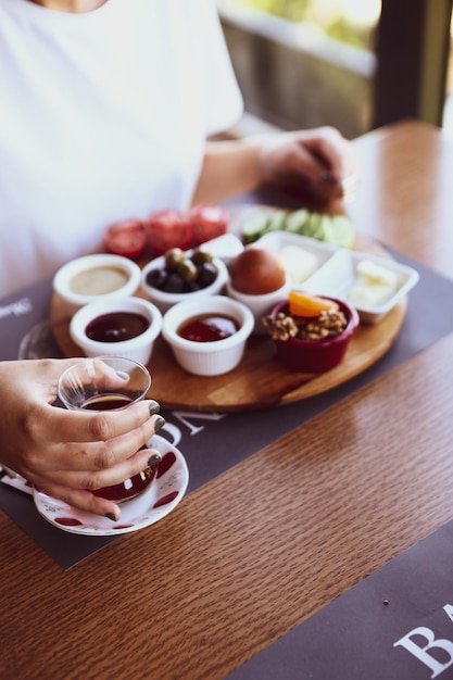 Rico y delicioso desayuno turco