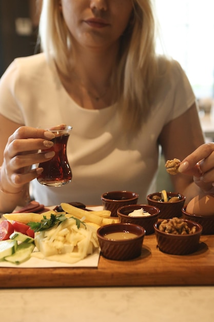 Rico y delicioso desayuno turco