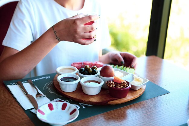 Rico y delicioso desayuno turco