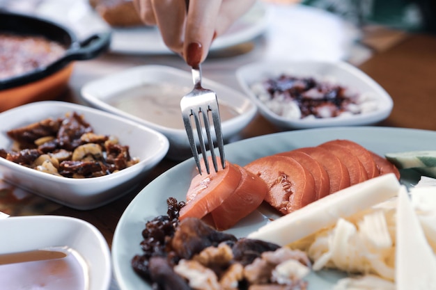 Rico y delicioso desayuno turco