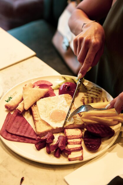 Rico y delicioso desayuno turco