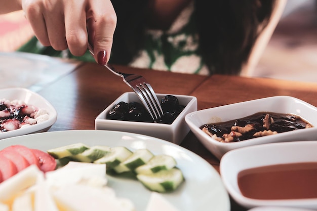 Rico y delicioso desayuno turco